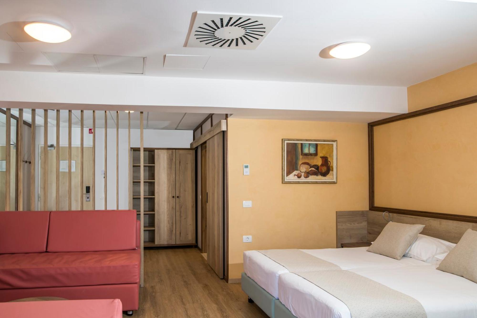 Hotel Delfin Izola Exterior photo