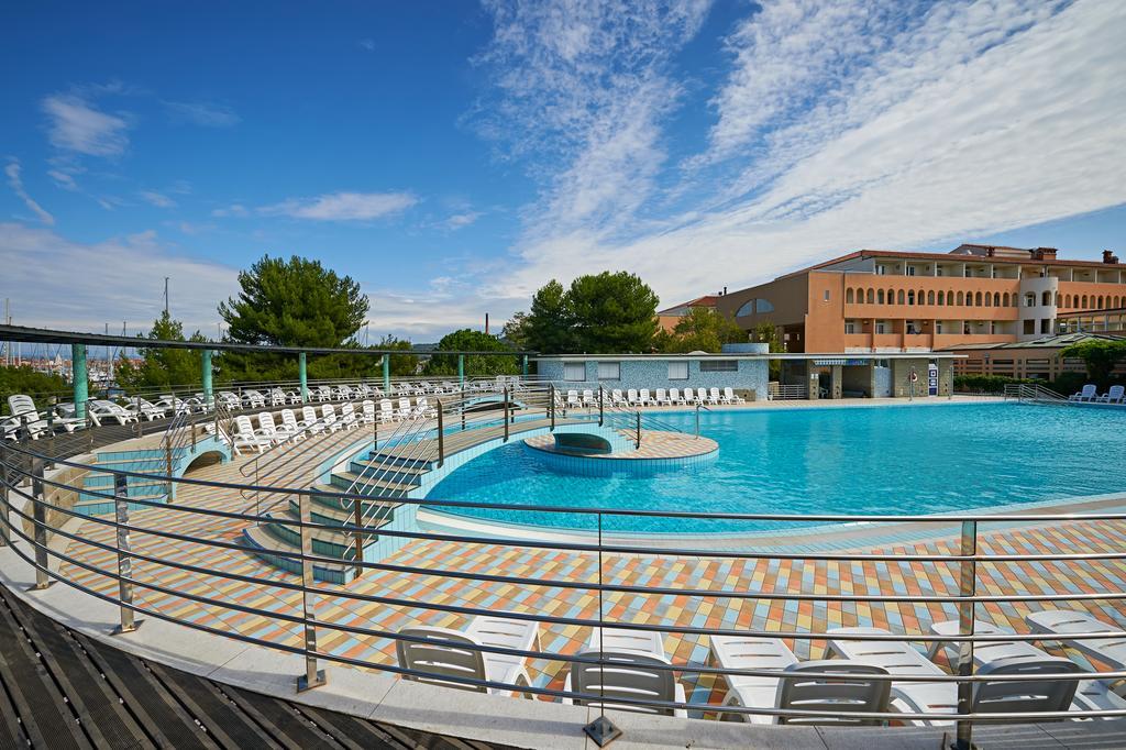 Hotel Delfin Izola Exterior photo